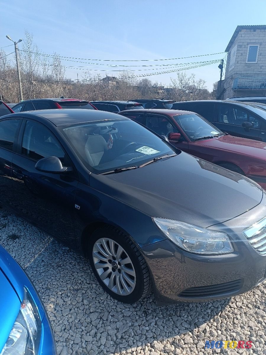 2010' Opel Insignia photo #3