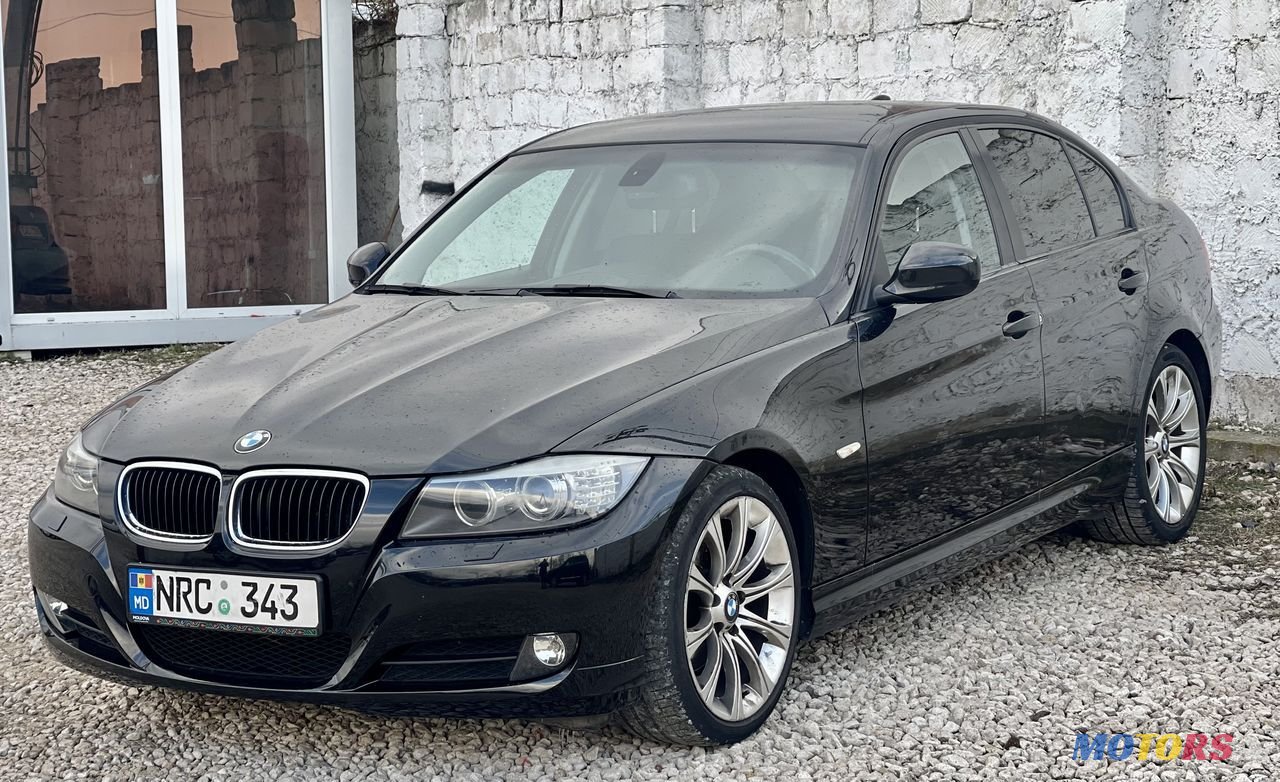 2010' BMW 3 Series photo #2