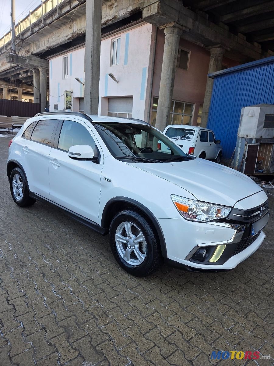 2019' Mitsubishi ASX photo #3