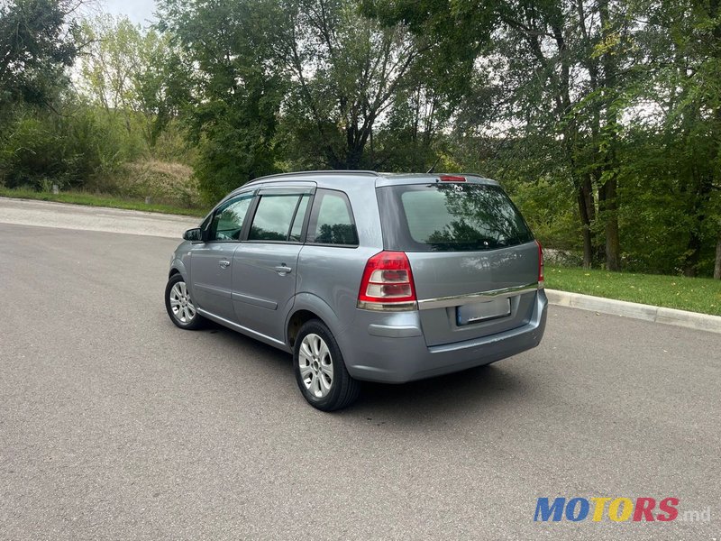 2009' Opel Zafira photo #2