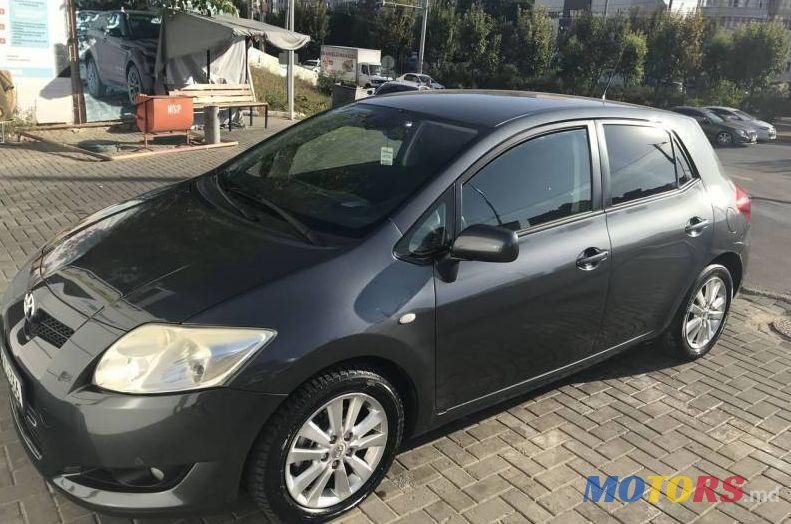 2007' Toyota Auris photo #1