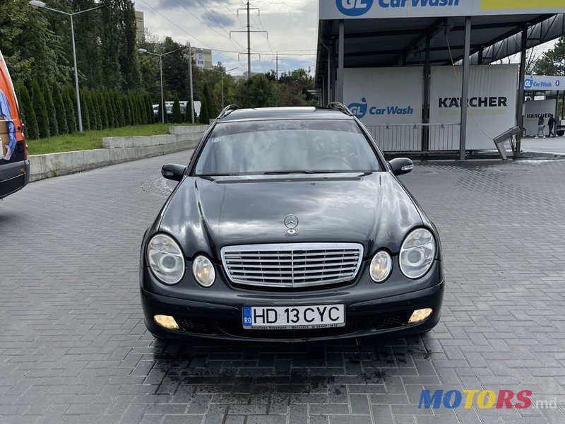 2004' Mercedes-Benz E Класс photo #2