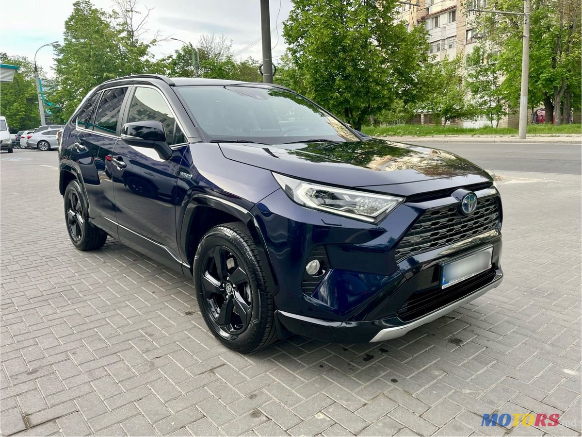 2019' Toyota RAV4 photo #3
