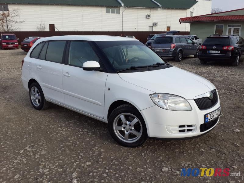 2009' Skoda Fabia photo #1