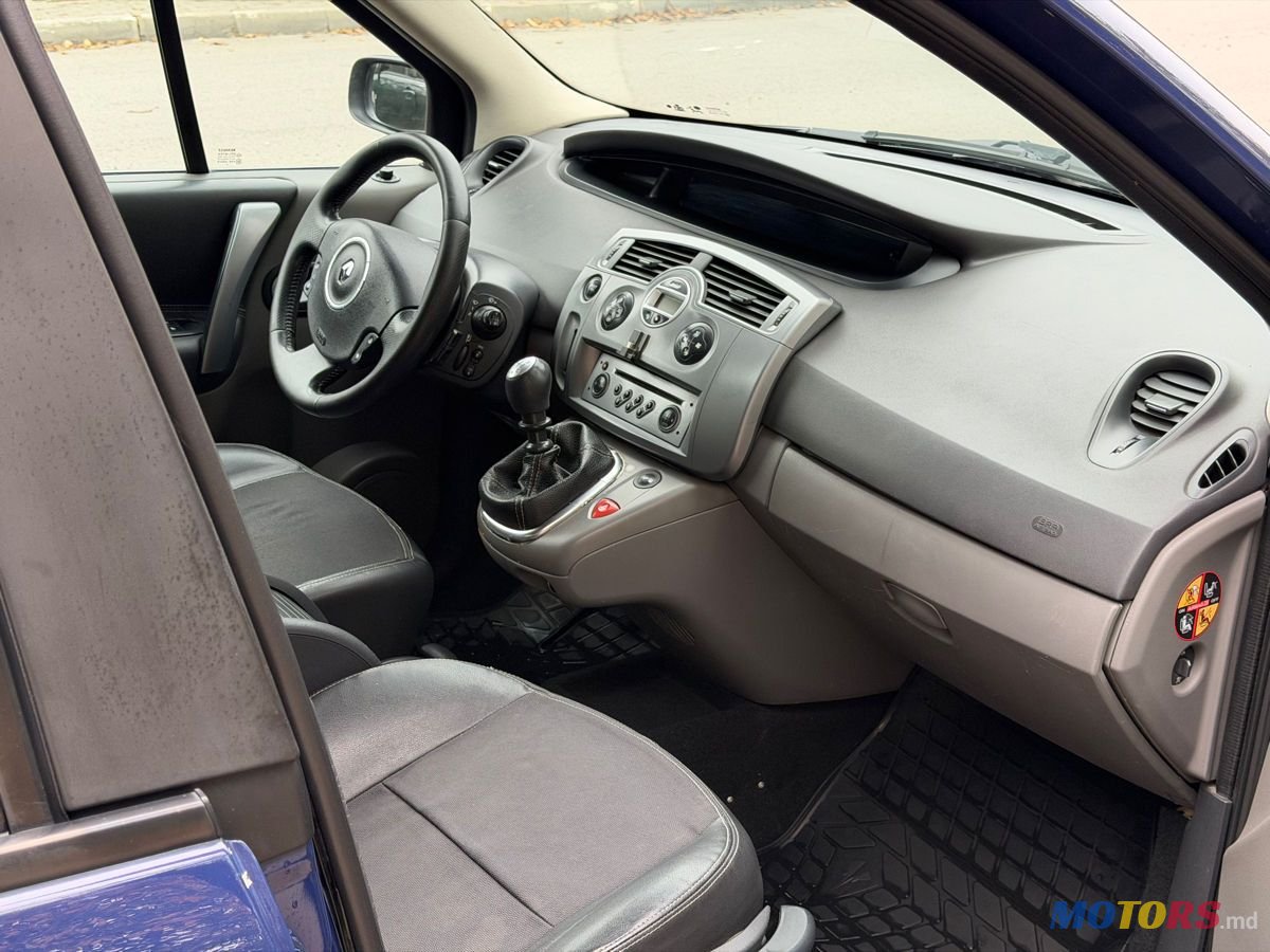 2008' Renault Scenic photo #5