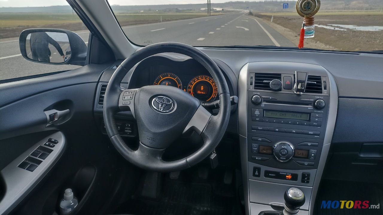 2010' Toyota Corolla photo #4