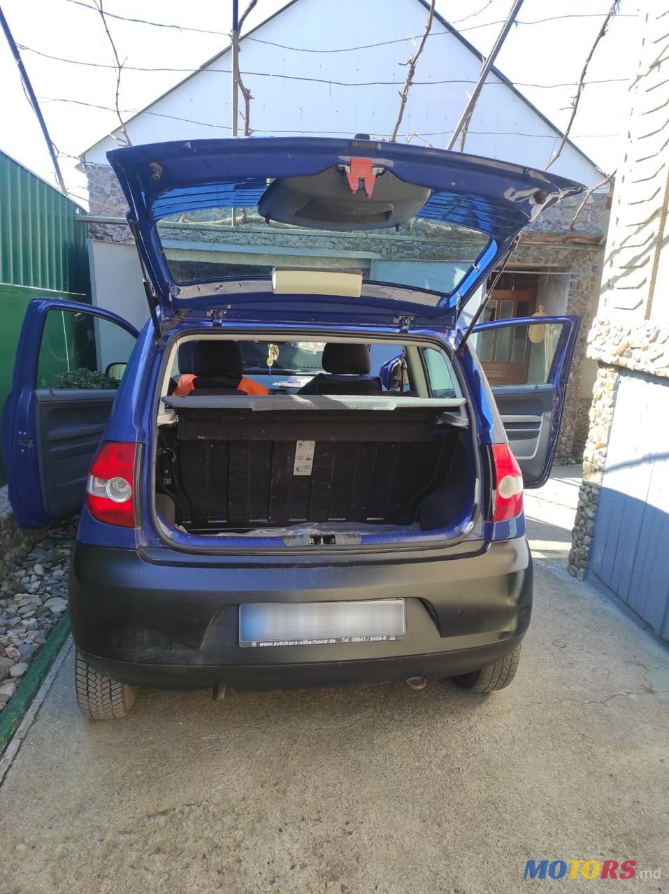 2006' Volkswagen Fox photo #3