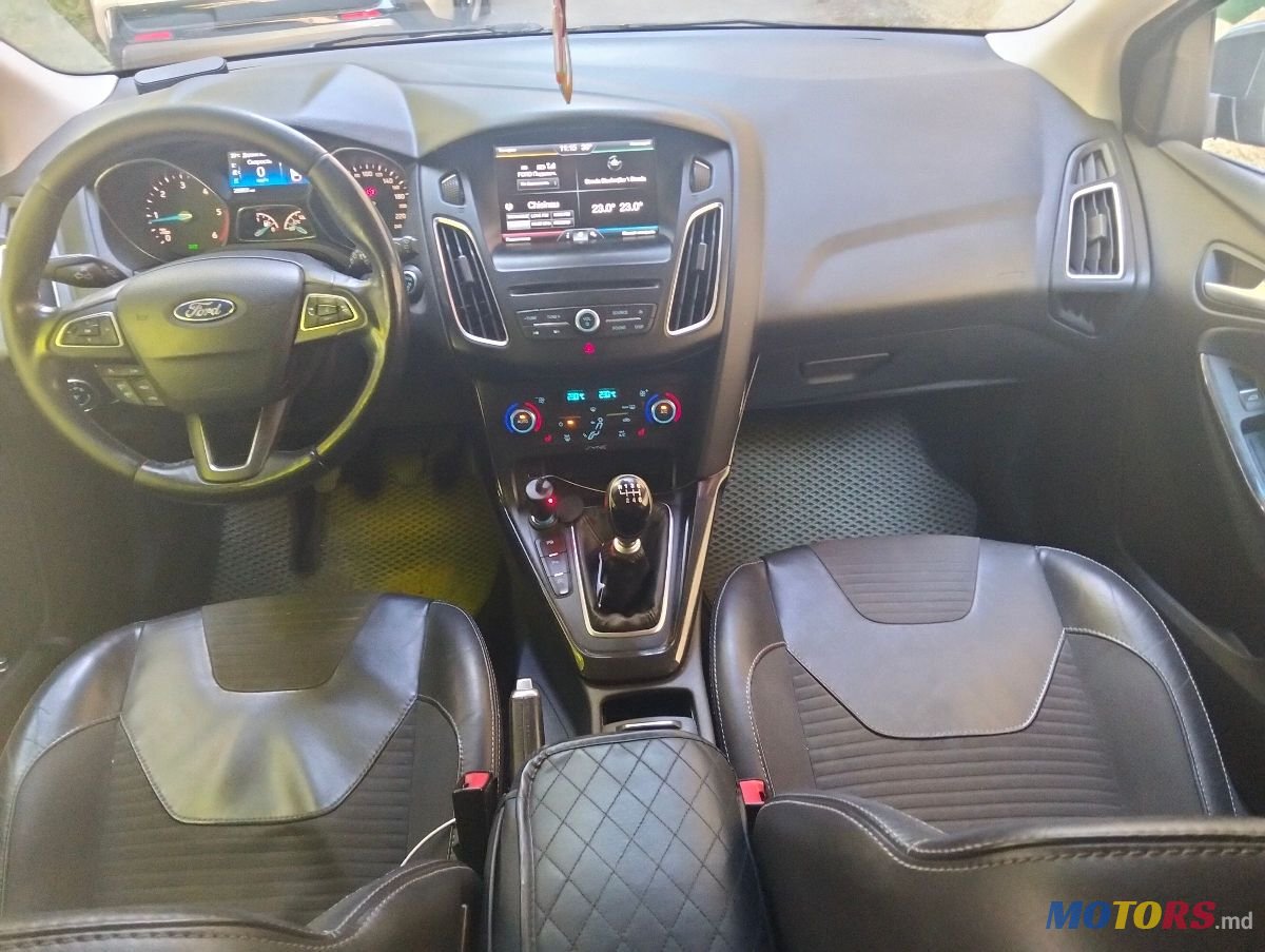2015' Ford Focus photo #3