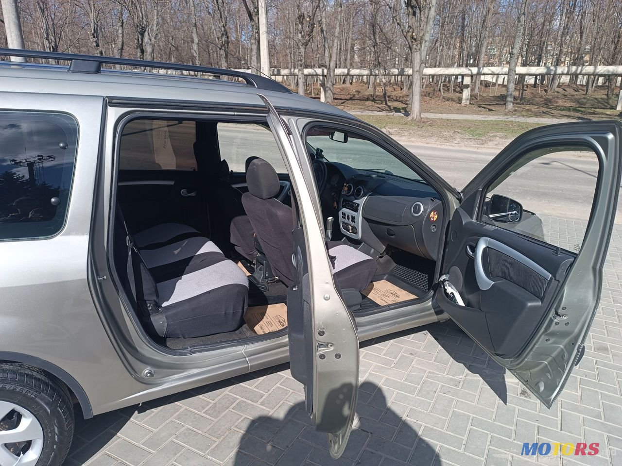 2009' Dacia Logan Mcv photo #6