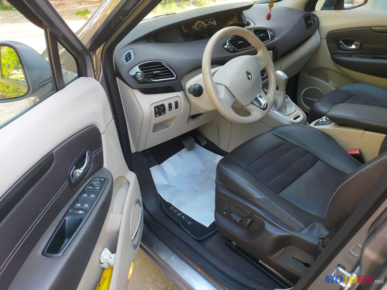 2014' Renault Grand Scenic photo #6