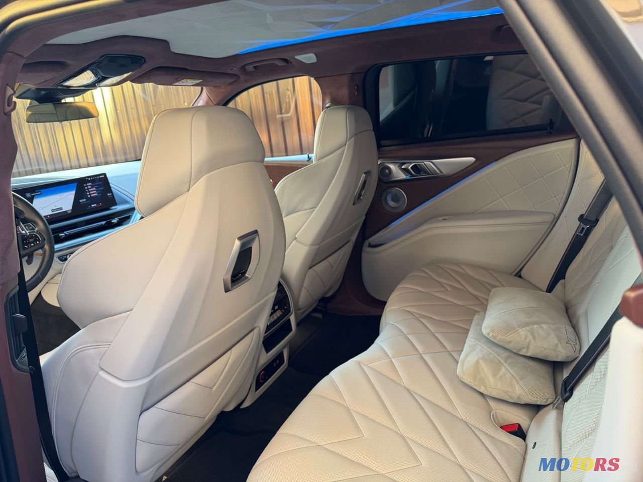 2023' BMW XM photo #2