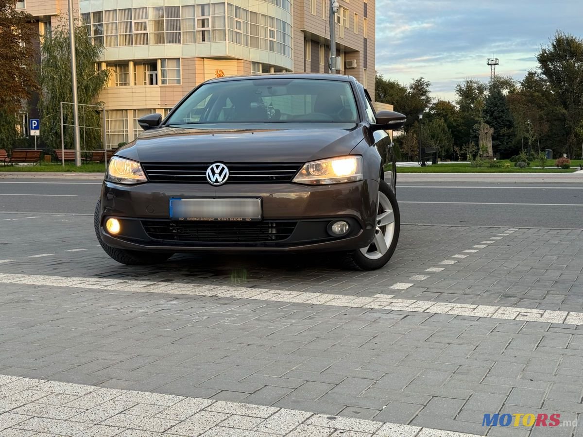 2012' Volkswagen Jetta photo #5