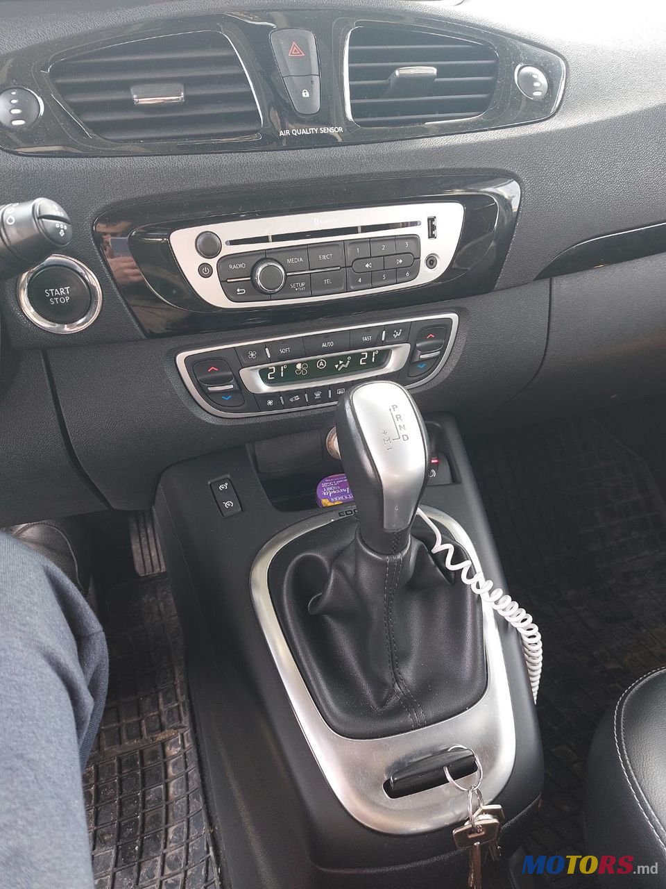 2013' Renault Scenic photo #3