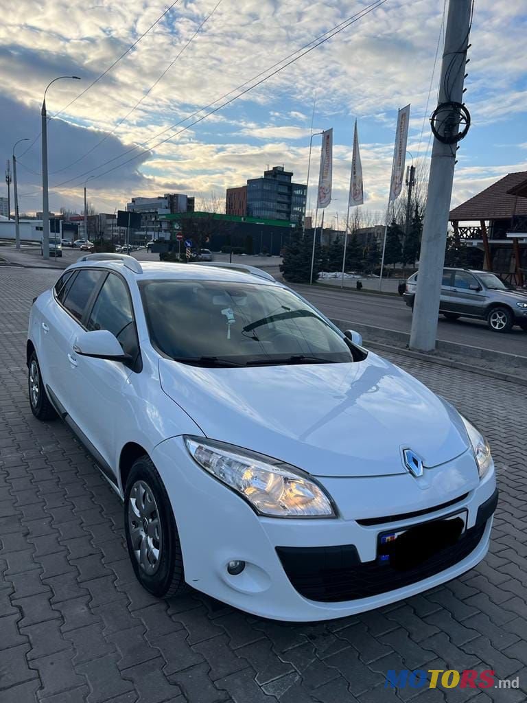 2011' Renault Megane photo #6