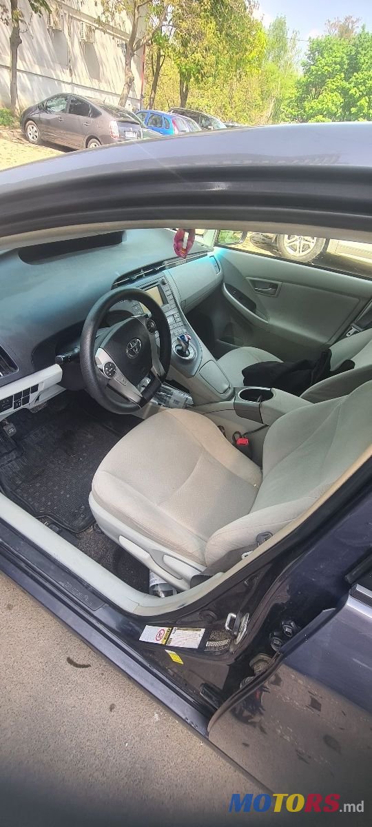 2012' Toyota Prius photo #6