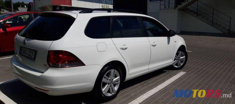 2011' Volkswagen Golf photo #1