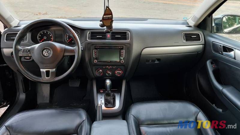 2015' Volkswagen Jetta photo #5