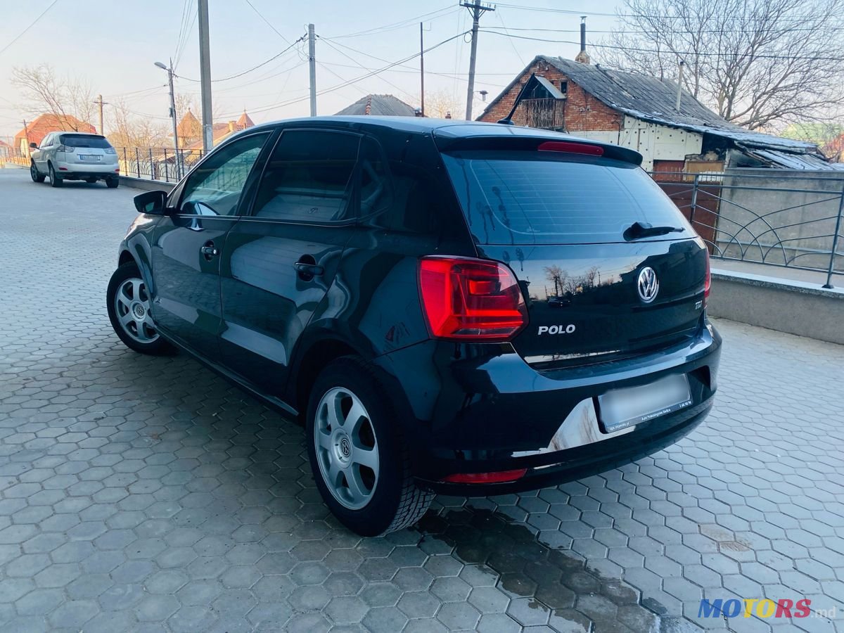 2016' Volkswagen Polo photo #2