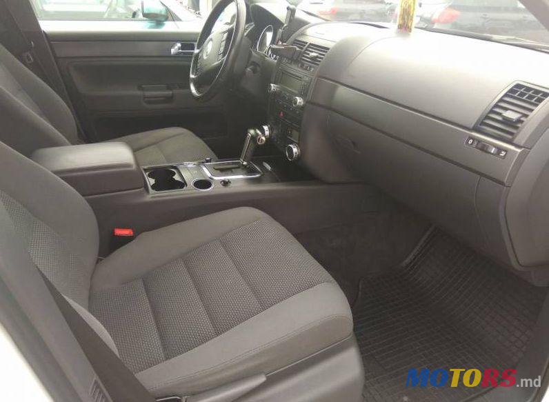 2008' Volkswagen Touareg photo #1