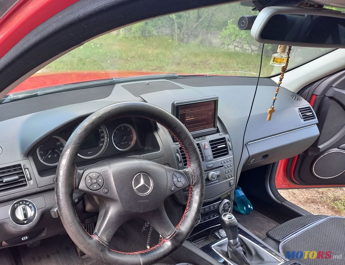 2010' Mercedes-Benz C Класс photo #6