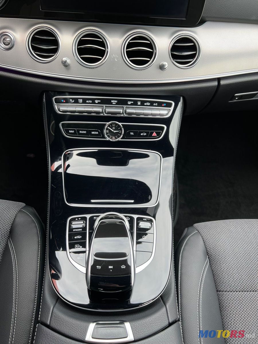 2017' Mercedes-Benz E Класс photo #5