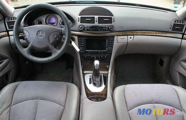 2005' Mercedes-Benz E photo #3