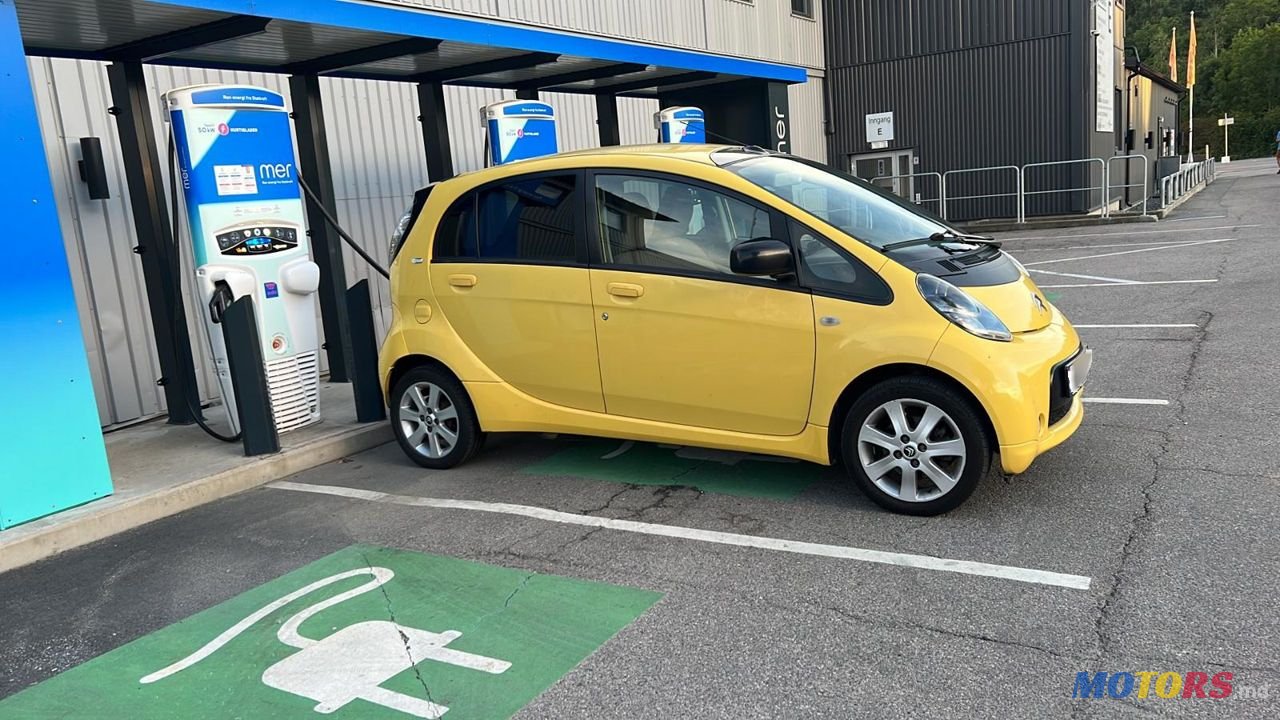 2011' Citroen C-Zero photo #4