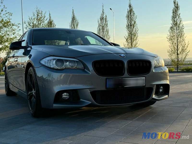 2012' BMW 5 Series photo #2