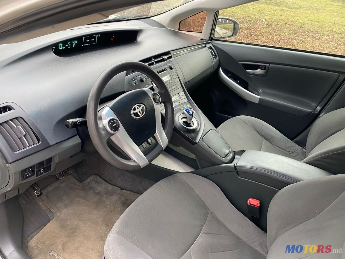 2011' Toyota Prius photo #6