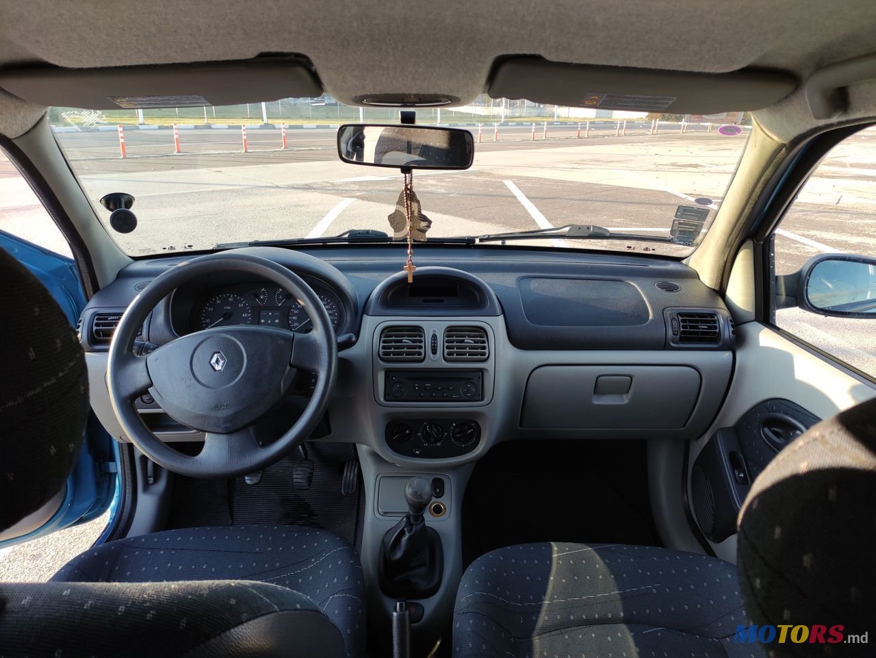 2002' Renault Clio Symbol photo #5