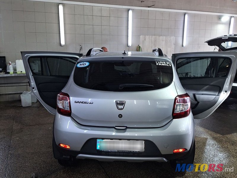 2015' Dacia Sandero photo #6