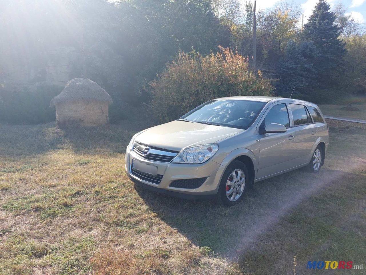 2008' Opel Astra photo #1