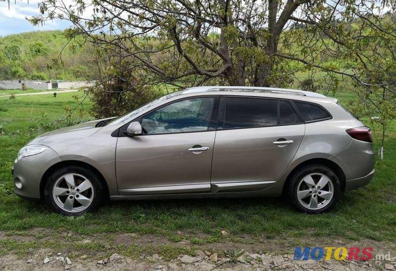 2011' Renault Megane photo #1