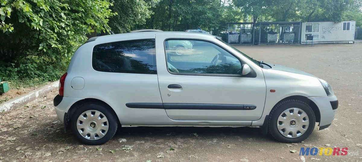 2001' Renault Clio photo #4