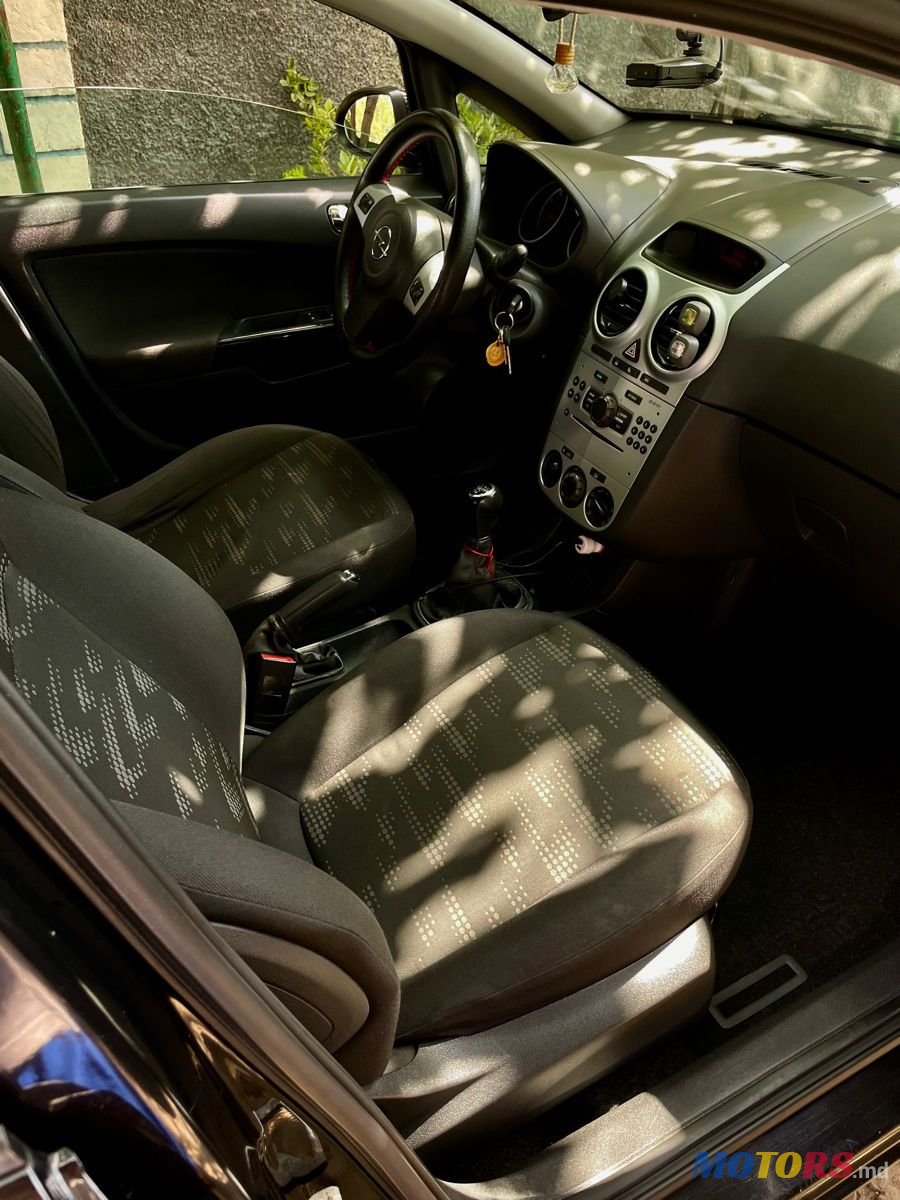 2011' Opel Corsa photo #3