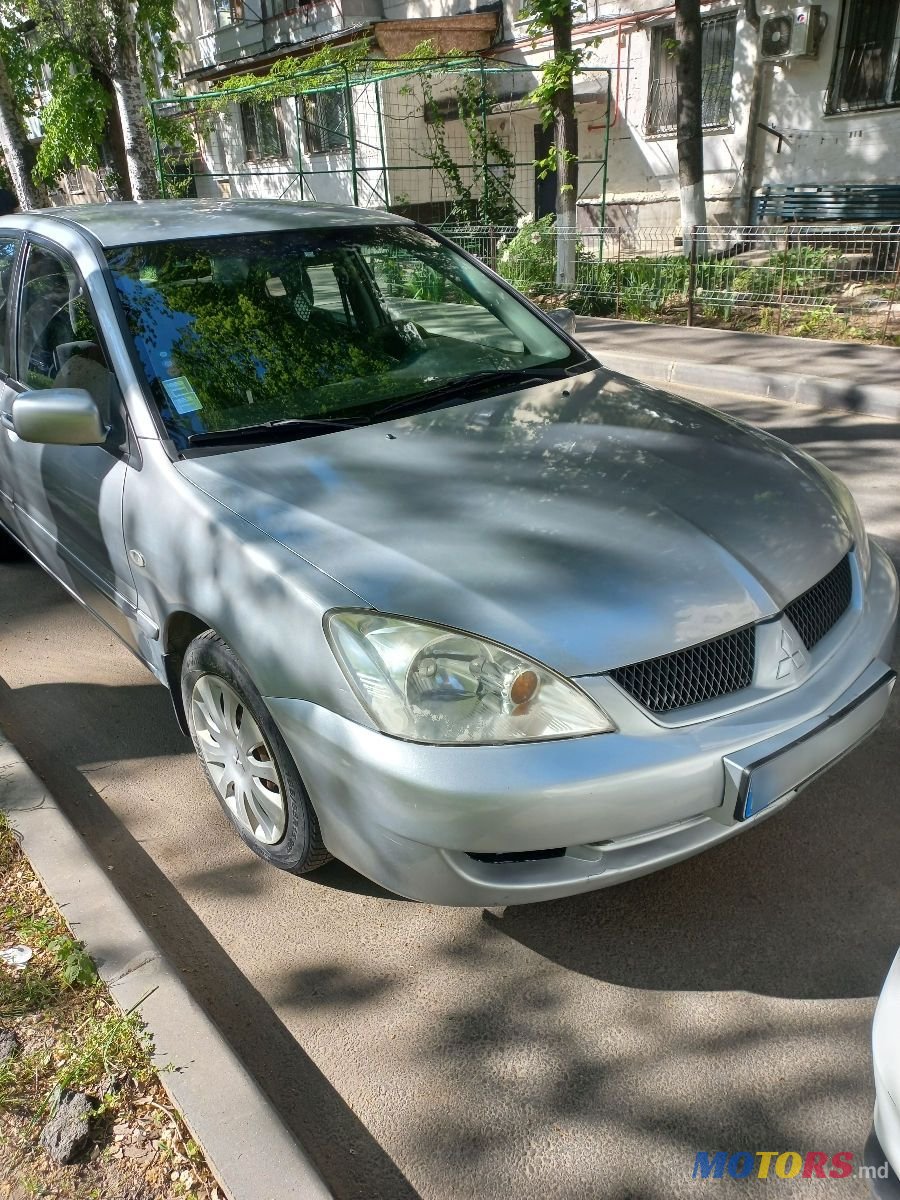 2005' Mitsubishi Lancer photo #2
