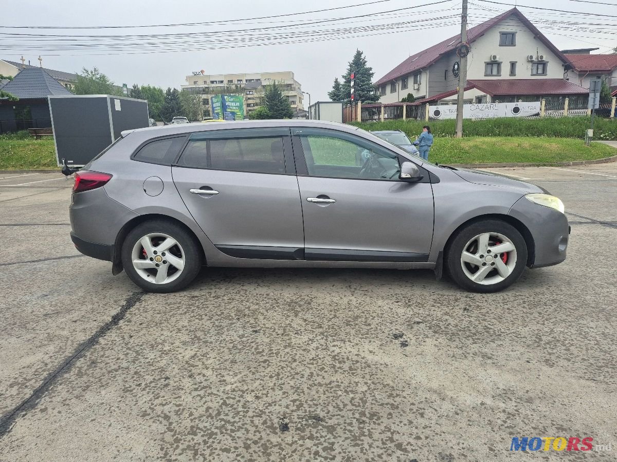2010' Renault Megane photo #4