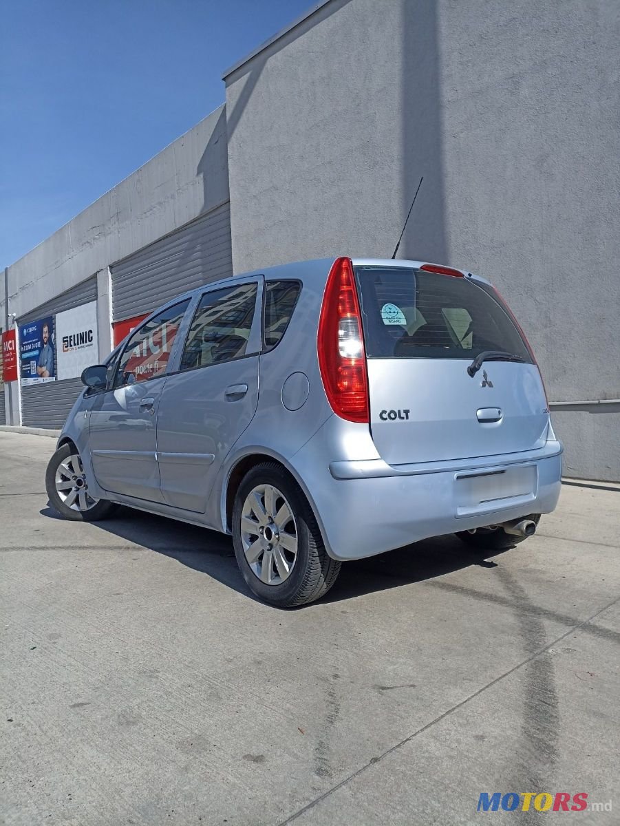 2004' Mitsubishi Colt photo #3