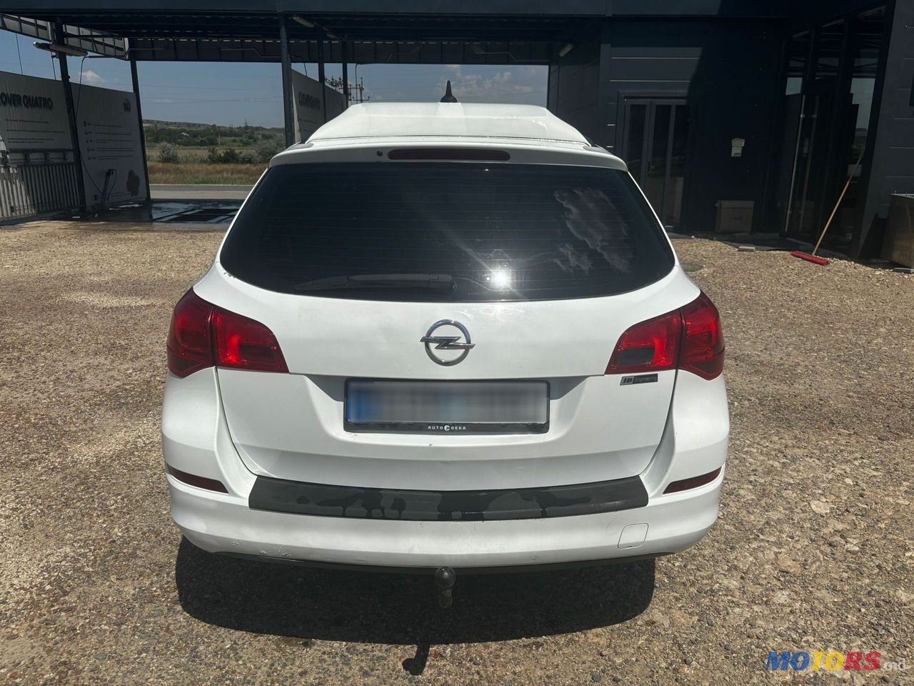 2012' Opel Astra photo #4