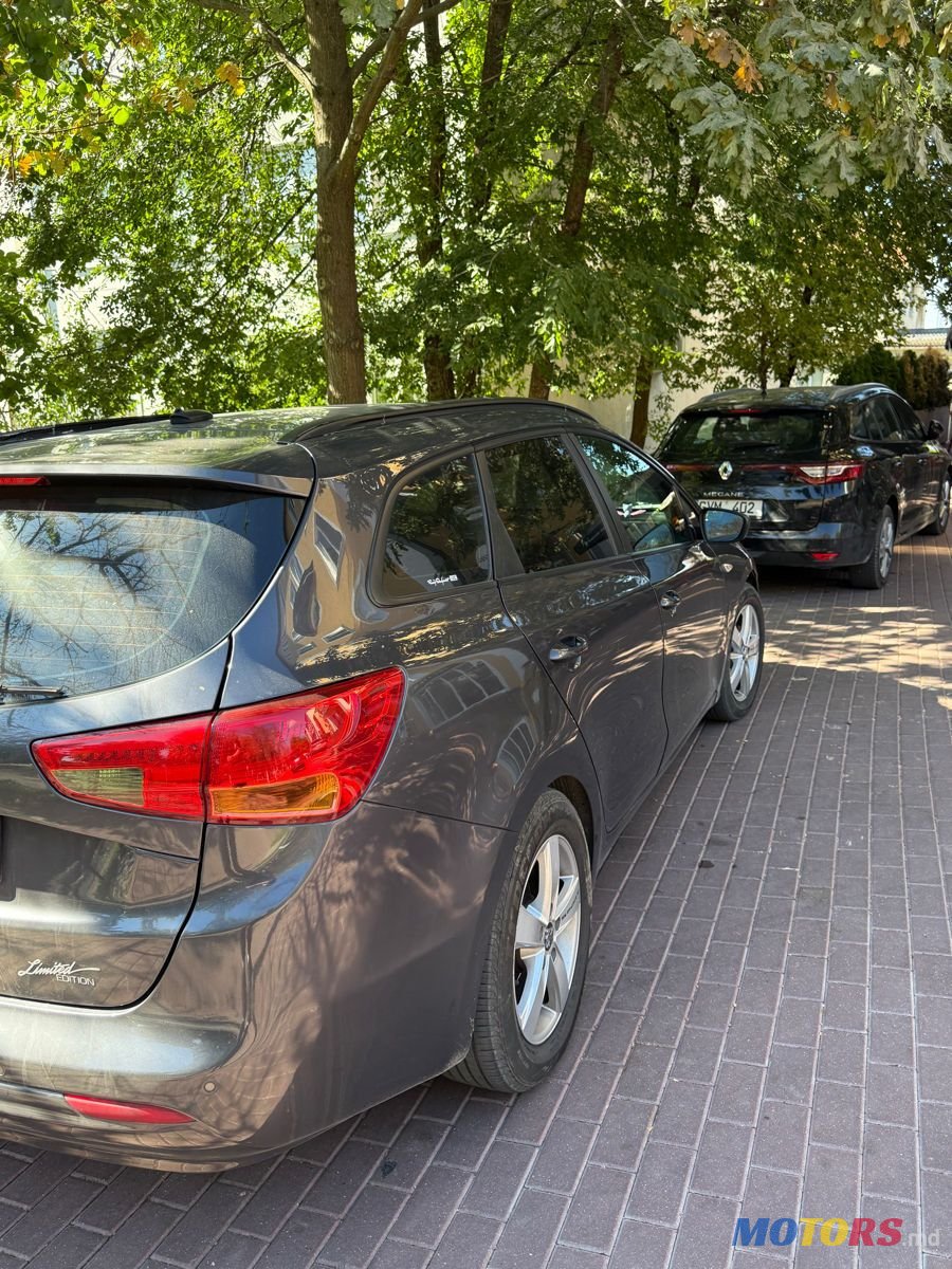 2013' Kia Ceed photo #2