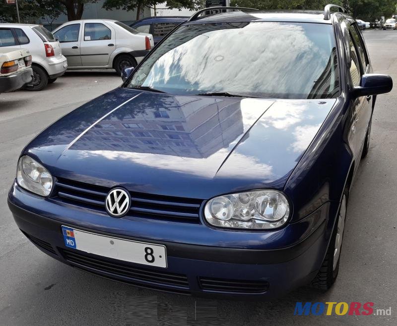2001' Volkswagen Golf photo #1