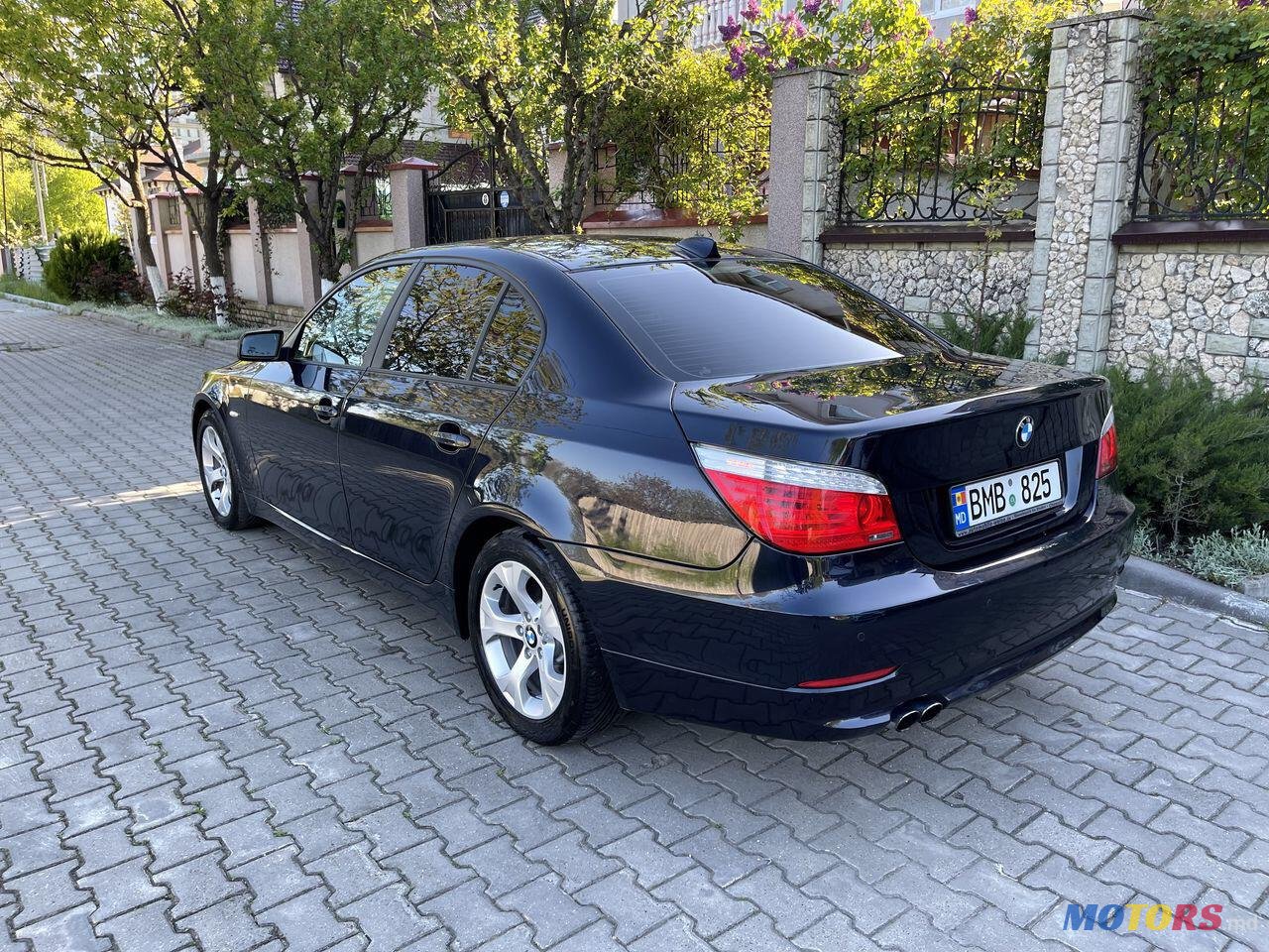 2007' BMW 5 Series 530i photo #7