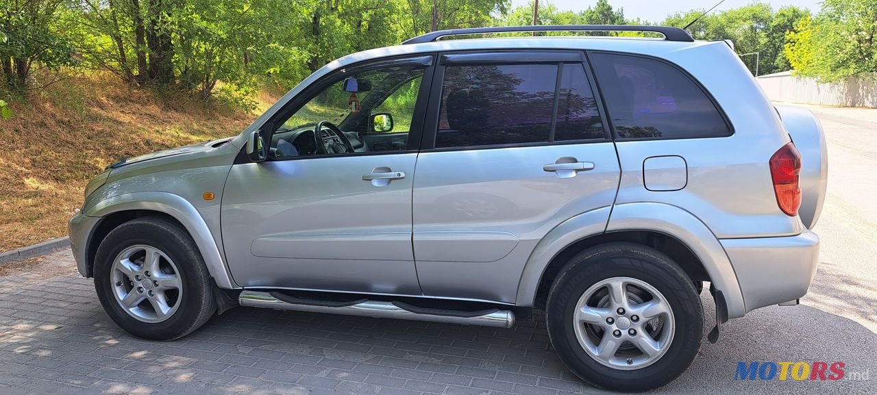 2002' Toyota RAV4 photo #2