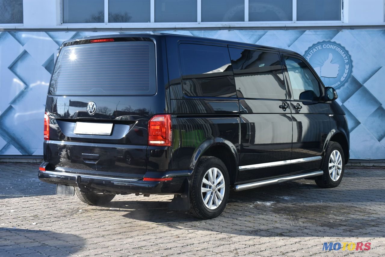 2016' Volkswagen Transporter photo #4
