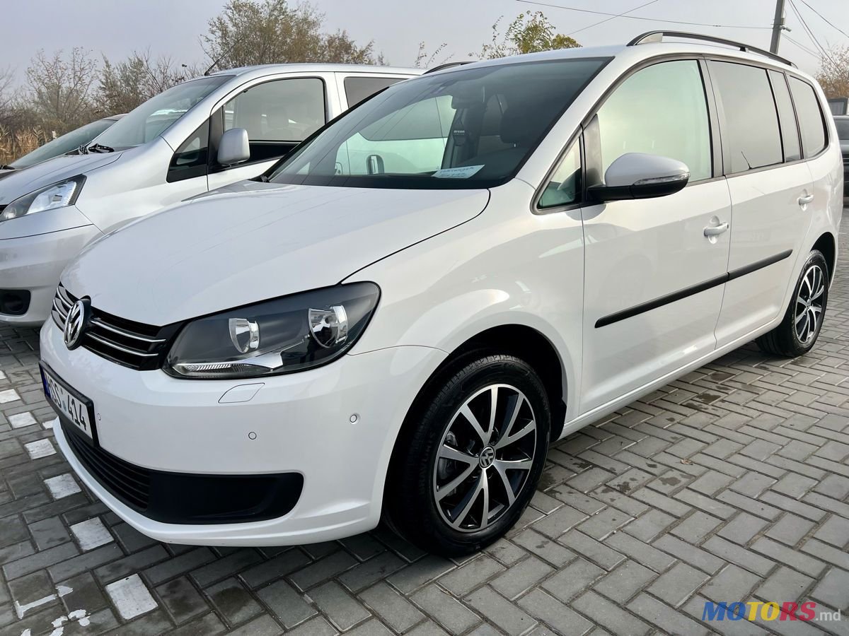 2012' Volkswagen Touran photo #3