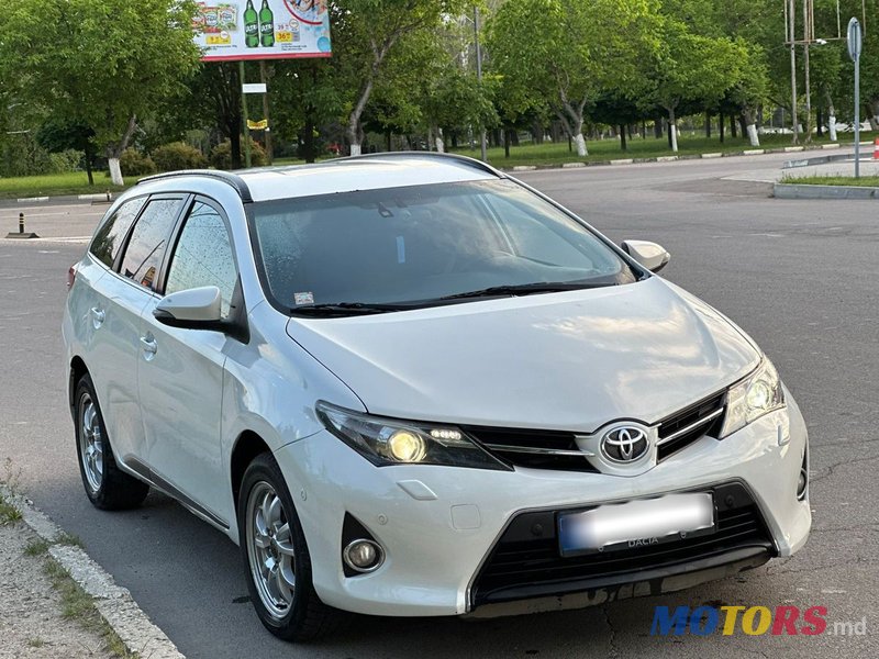2014' Toyota Auris photo #1