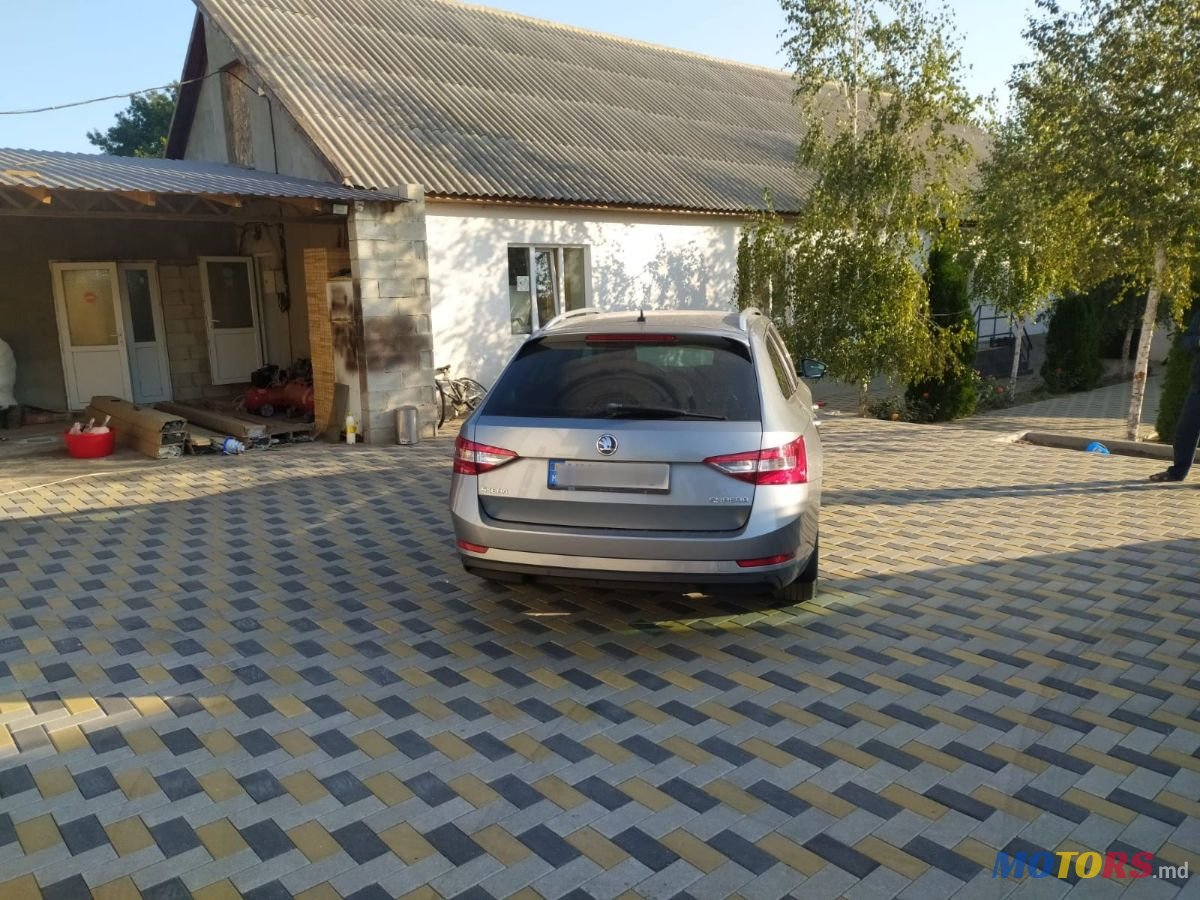 2016' Skoda Superb photo #3