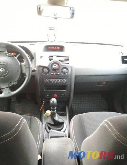 2005' Renault Megane photo #2