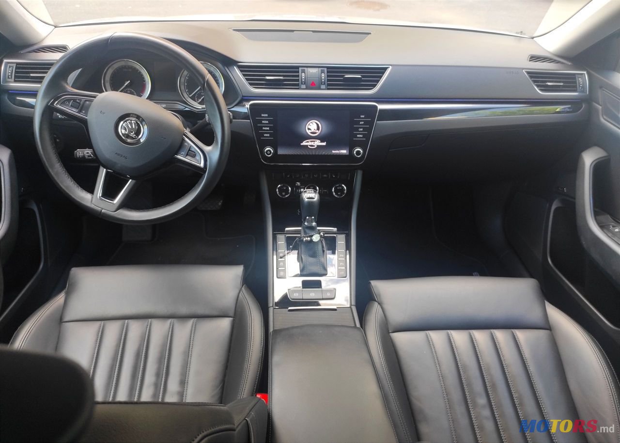 2018' Skoda Superb photo #4