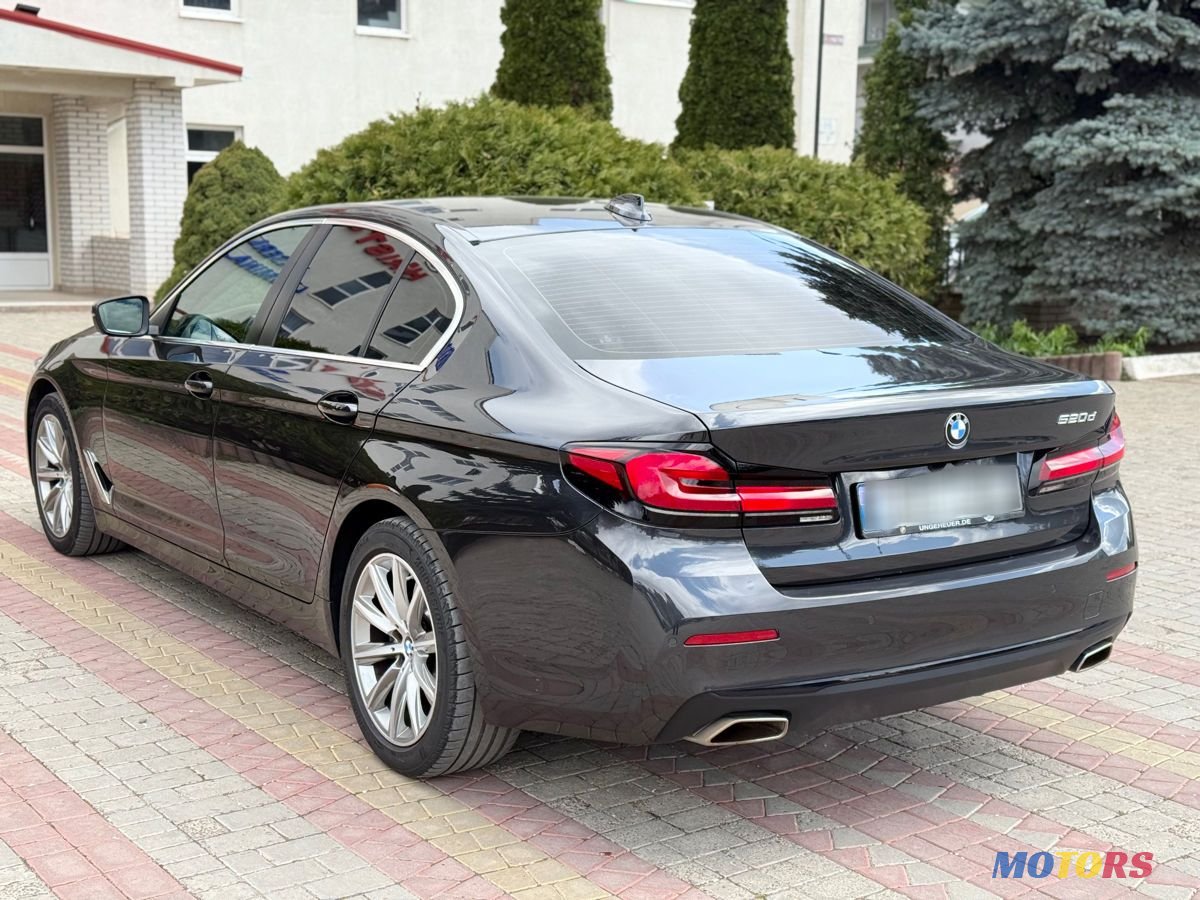 2021' BMW 5 Series photo #1